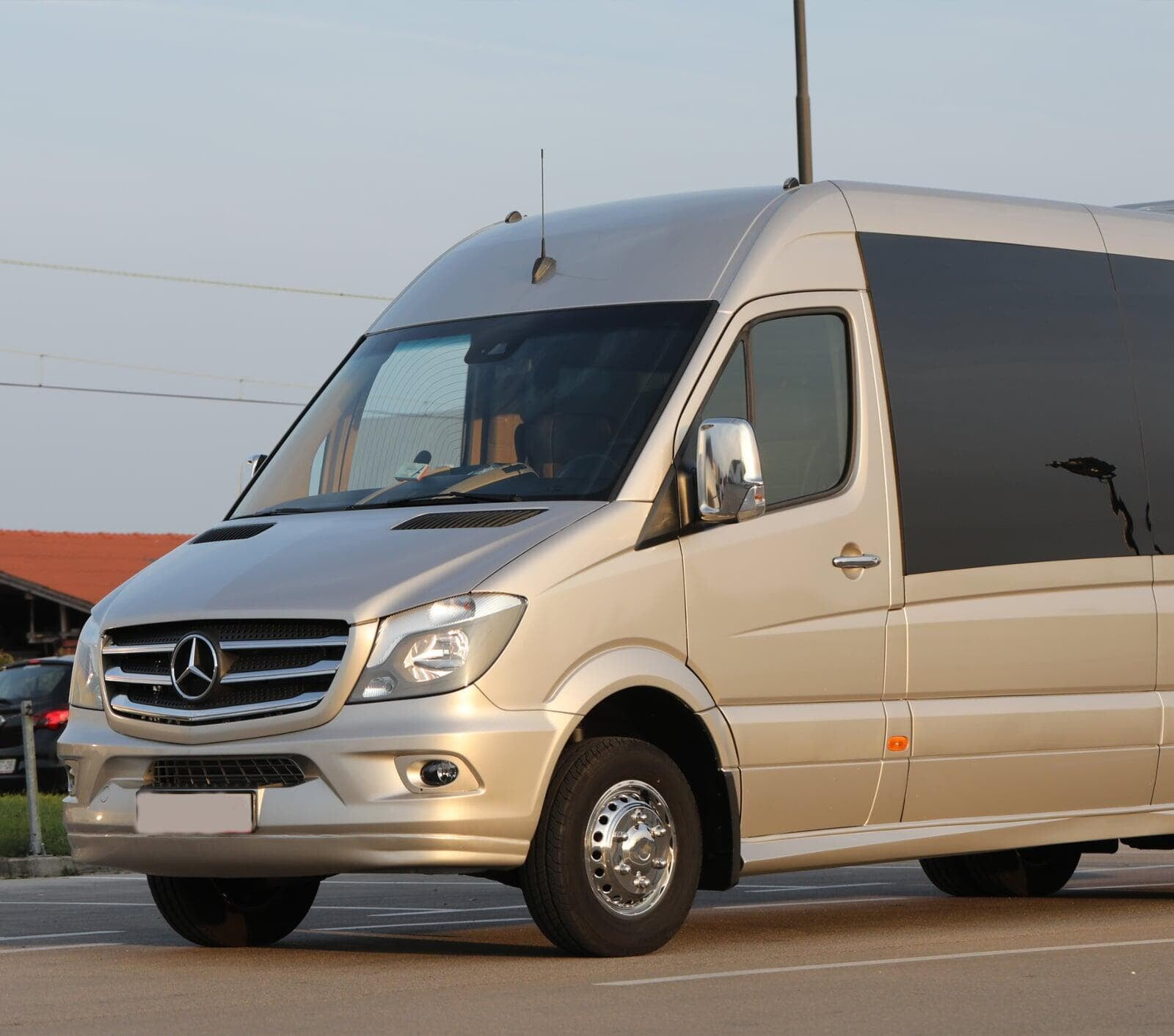 Faniani Coaches minibus